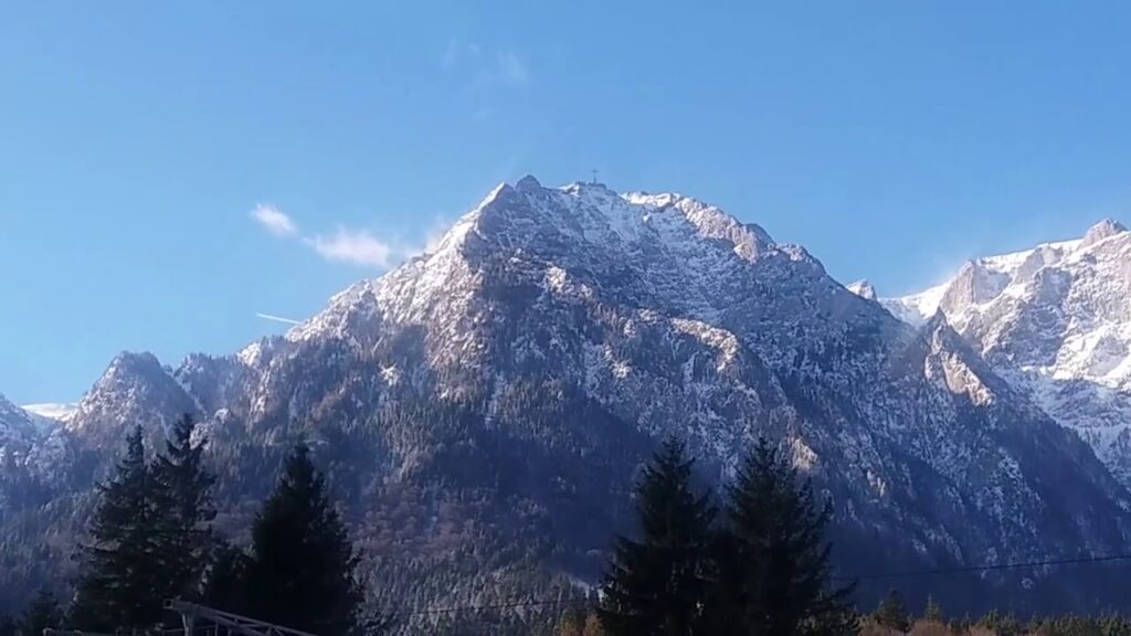 Munții Bucegi: cele mai populare trasee montane din Bușteni