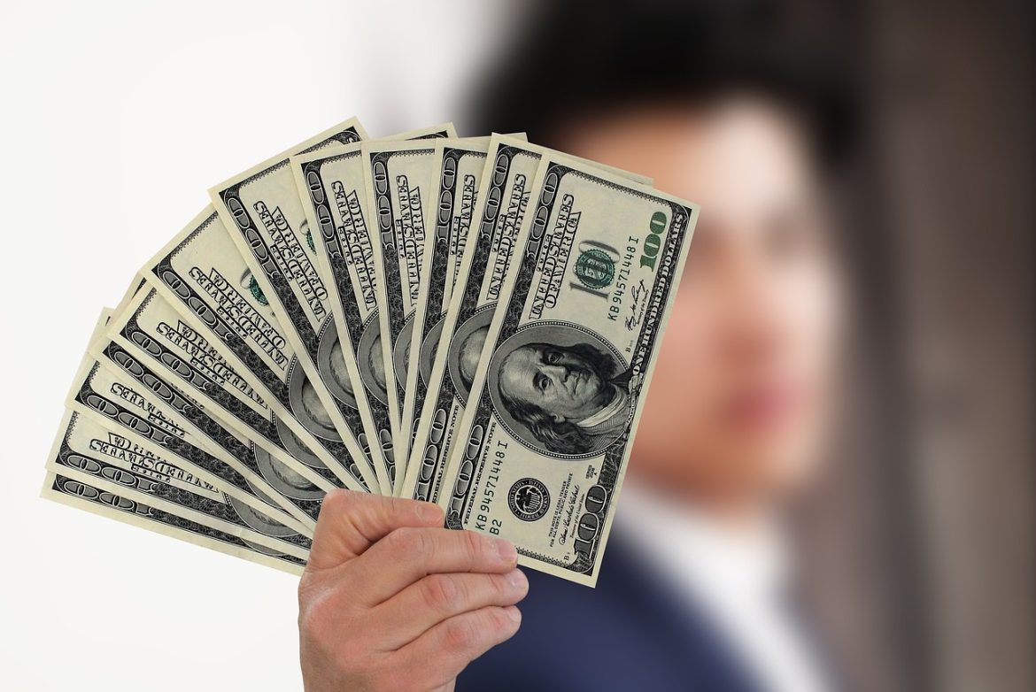 cat este un dolar